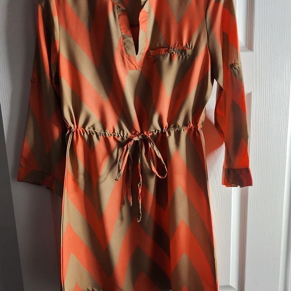 Truth Dresses & Skirts - Truth Orange and Tan Chevron Long Sleeve Dress